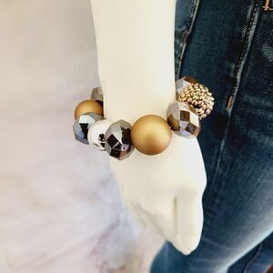 New in Package adjustable stretch lightweight bead bracelet